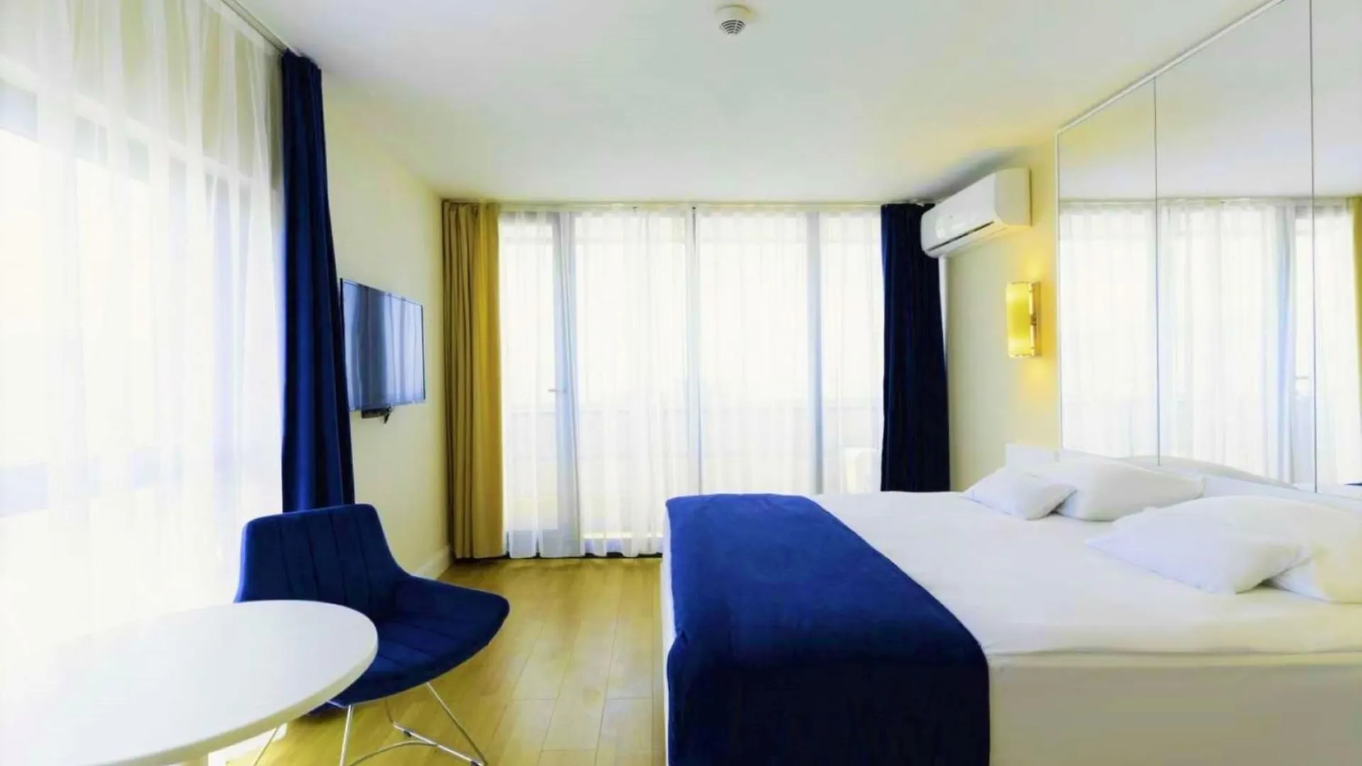 Comfortable Sea View Aparthotel In Orbi City Batumi