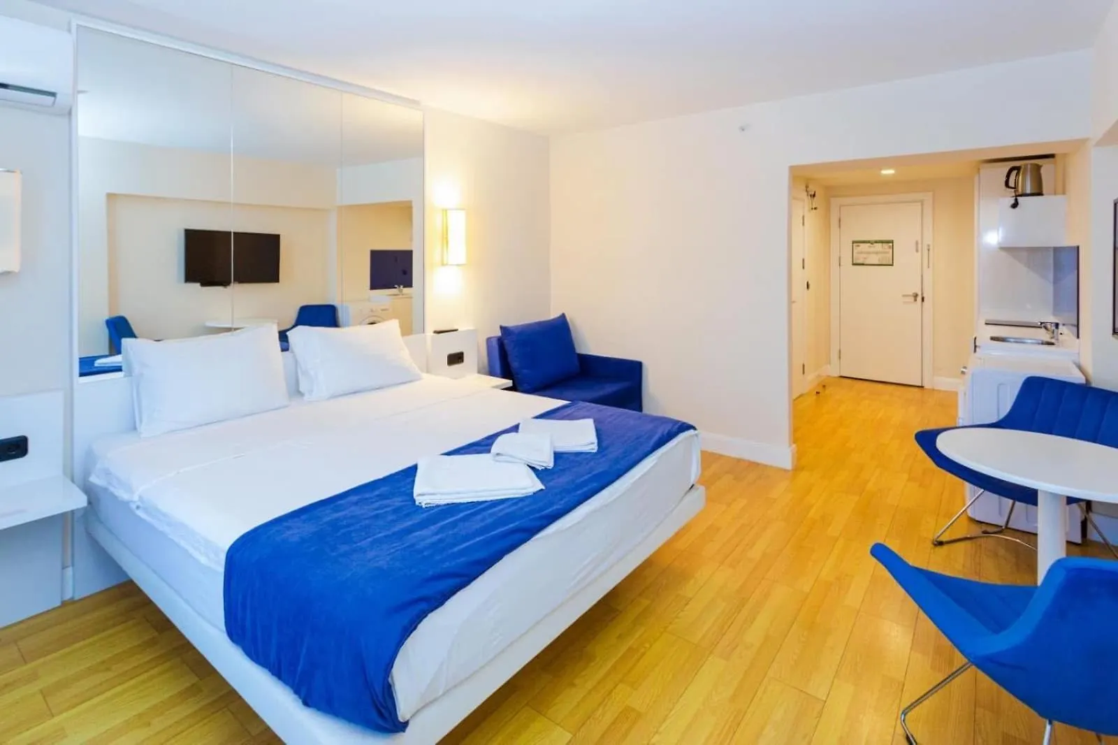 Comfortable Sea View Aparthotel In Orbi City 바투미