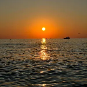 5* Aparthotel Elegance Sea View In Orbi City